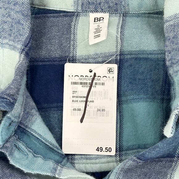 BP Plaid Cropped Flannel Button Up Shirt in Blue Lucie Plaid - Picture 7 of 9